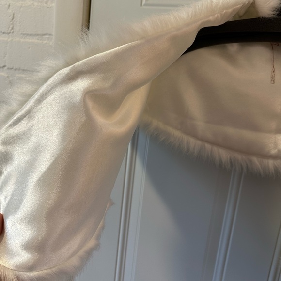 NWT Mariell Faux Fur Bridal Wrap With Ivory Crème Fox - Picture 10 of 11